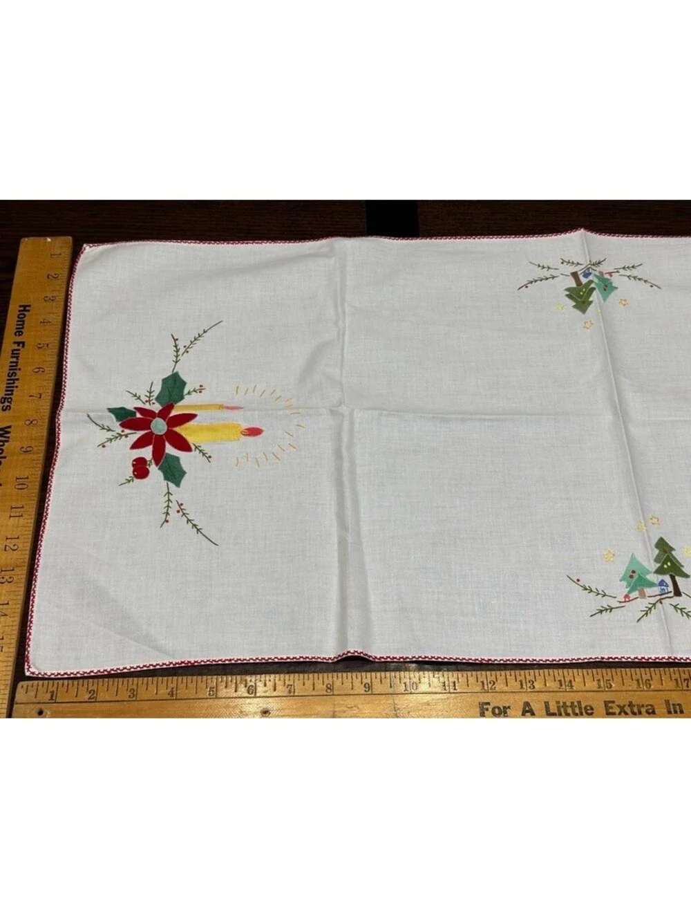 Vintage Christmas Table Runner, 4 Placemats, 4 Napkins, 2 Decorative Towels